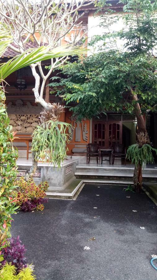 Thani House Wisma tamu *